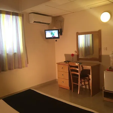 ホテル ディーン ハムレット Saint Julian's