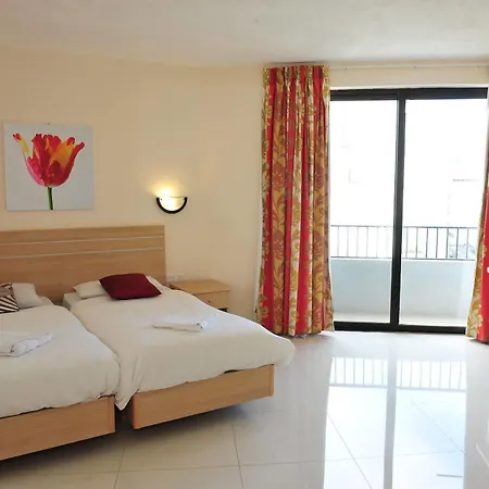 Dean Hamlet Saint Julian's