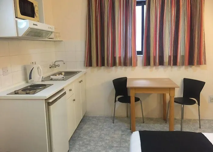 Dean Hamlet San Ġiljan