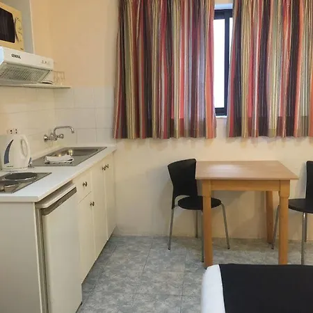 Dean Hamlet San Ġiljan