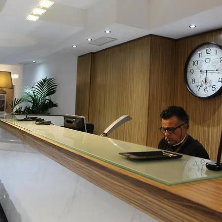 دين هاملت فندق