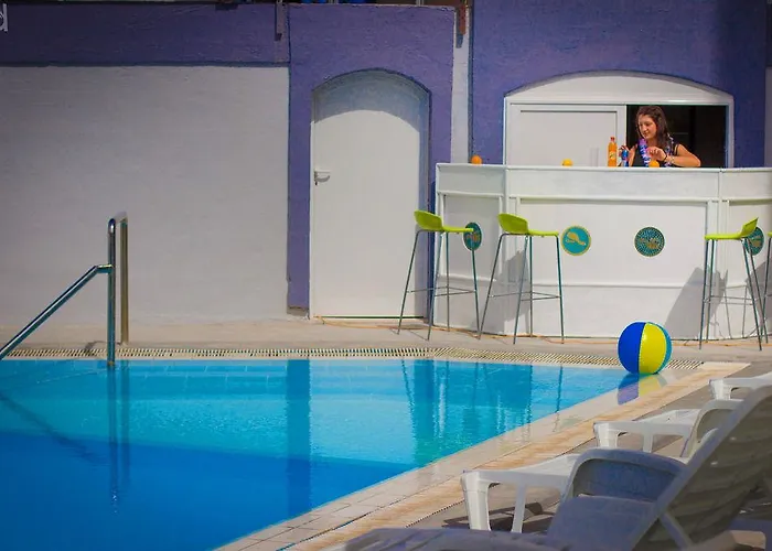 Dean Hamlet Otel Saint Julian's