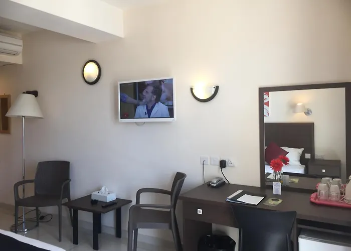 Dean Hamlet Saint Julian's