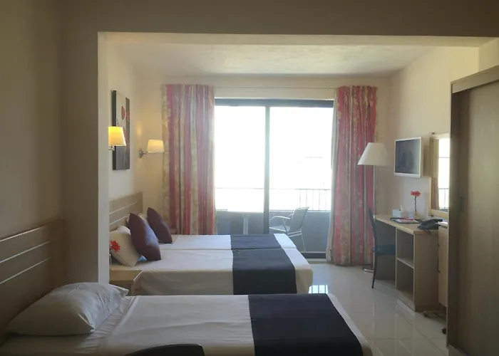 Dean Hamlet Saint Julian's