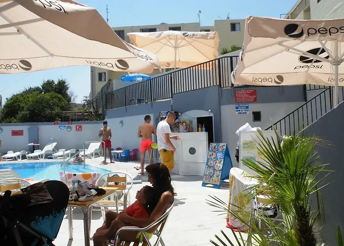 Dean Hamlet Saint Julian's