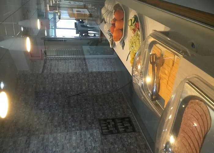 Dean Hamlet 3* Saint Julian's