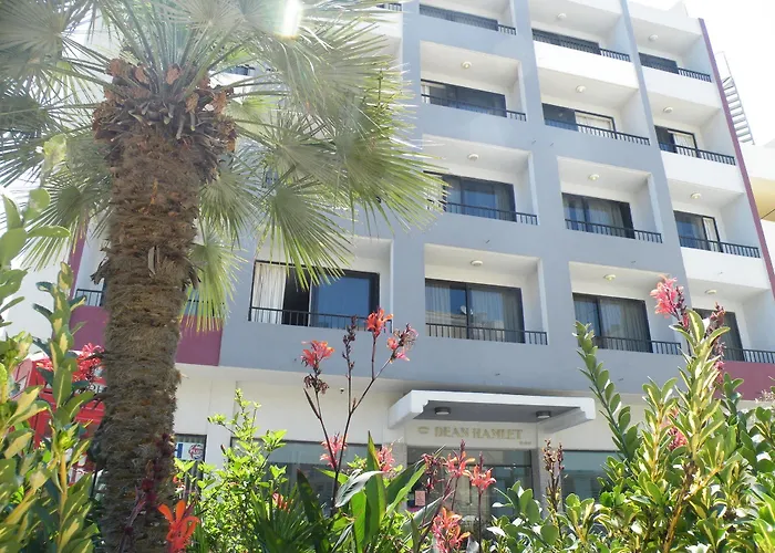 Dean Hamlet San Ġiljan