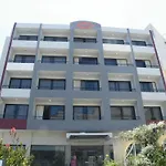 Dean Hamlet 3* San Ġiljan