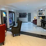 Dean Hamlet Hotel